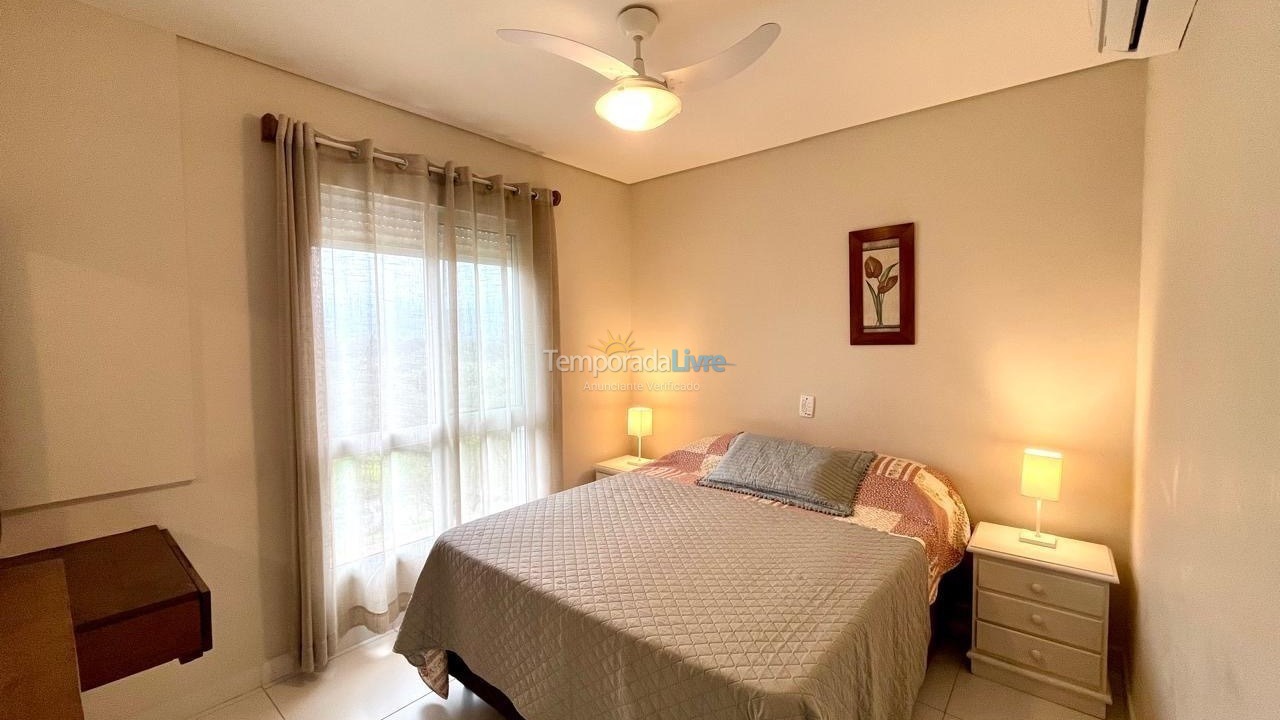 Apartment for vacation rental in São Sebastião (Camburizinho)