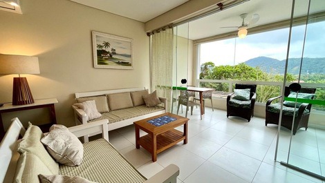 3 suites + full leisure facilities - close to the beach