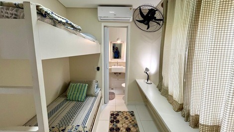 3 suites + full leisure facilities - close to the beach