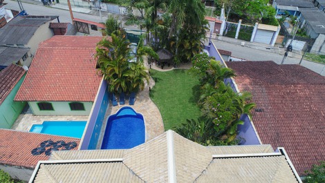 O Paraíso em Peruíbe. Casa para até 25 pessoas.