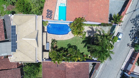 O Paraíso em Peruíbe. Casa para até 25 pessoas.