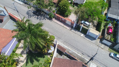 O Paraíso em Peruíbe. Casa para até 25 pessoas.