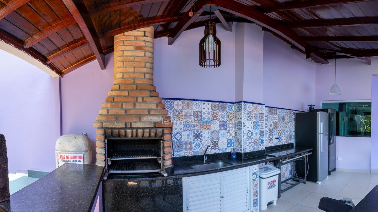 Casa para aluguel de temporada em Peruíbe (Bairro dos Prados)