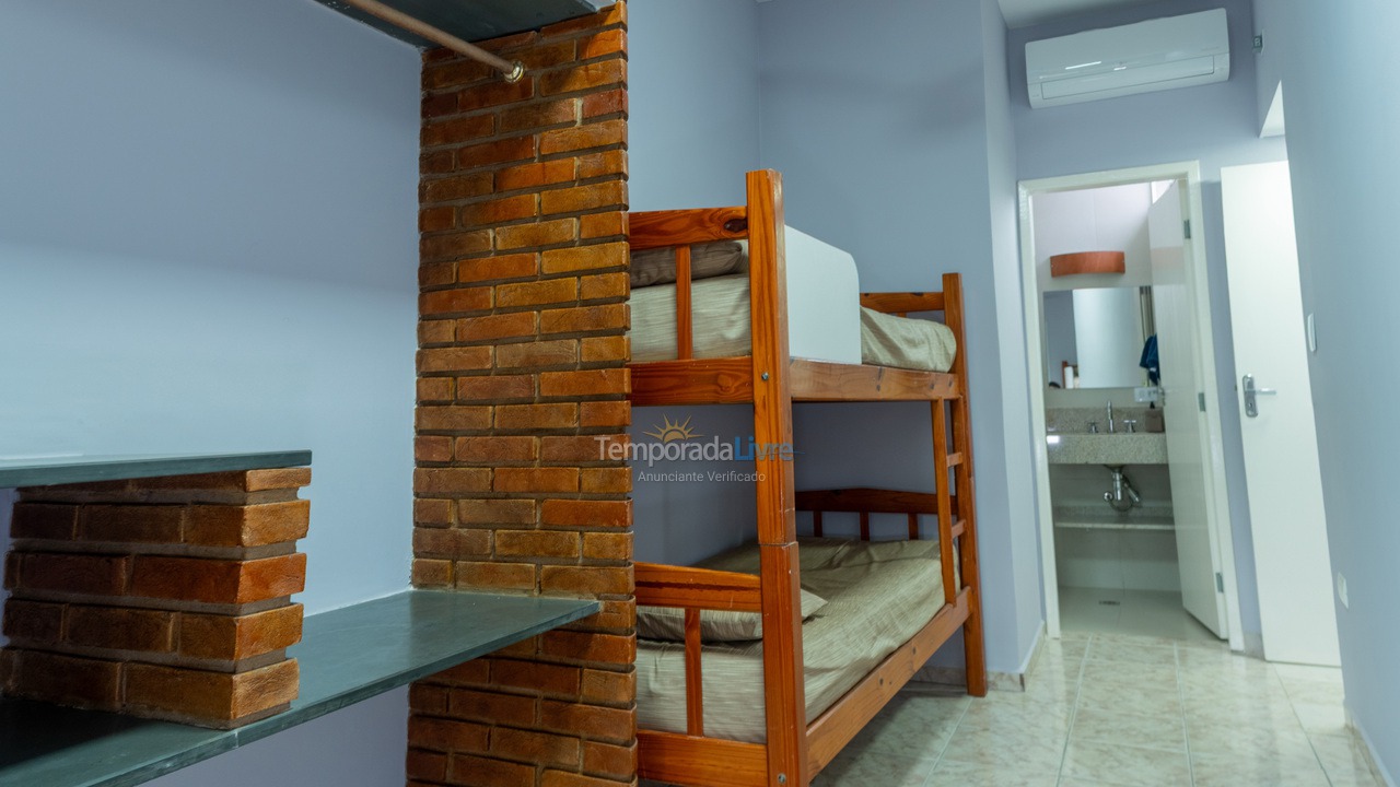 Casa para aluguel de temporada em Peruíbe (Bairro dos Prados)