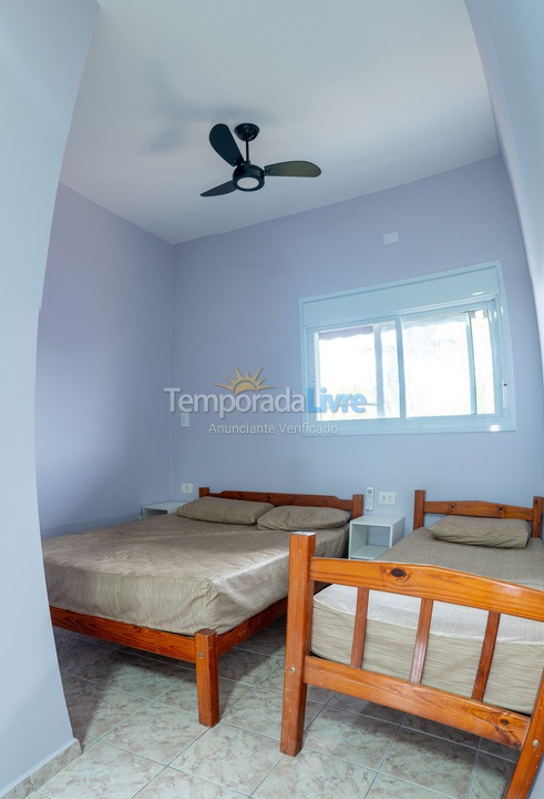 Casa para aluguel de temporada em Peruíbe (Bairro dos Prados)