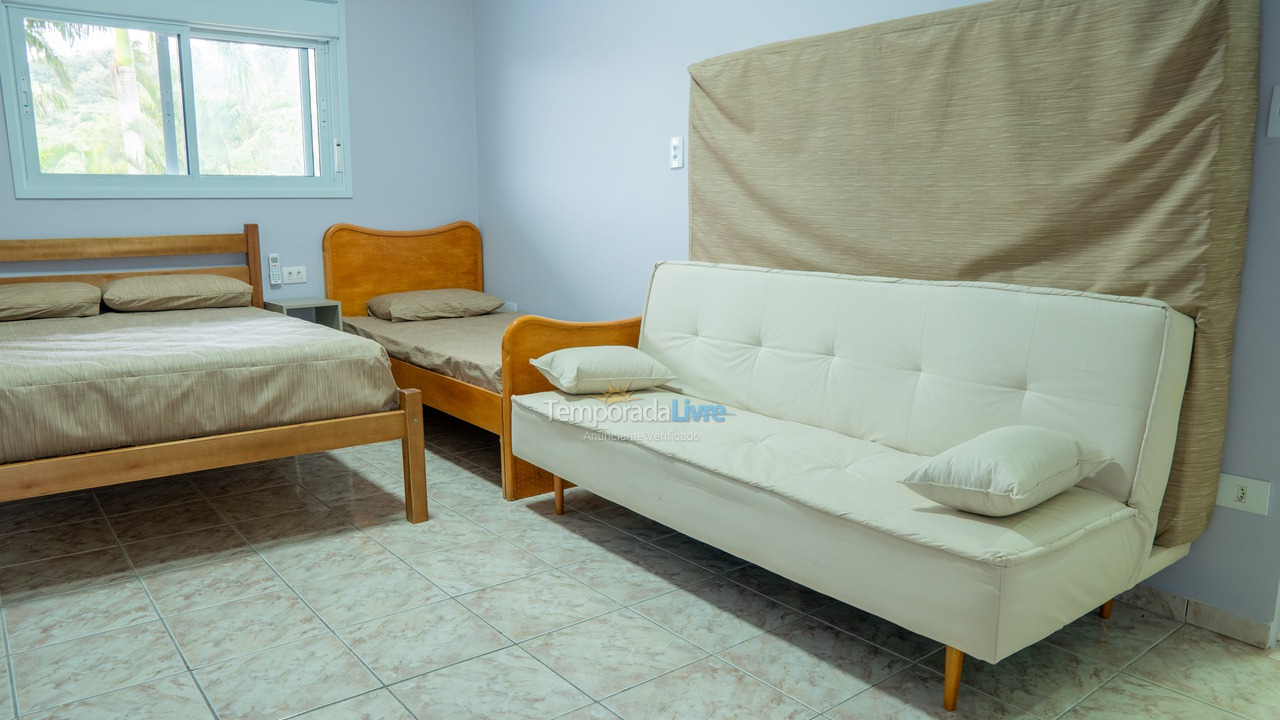 Casa para aluguel de temporada em Peruíbe (Bairro dos Prados)