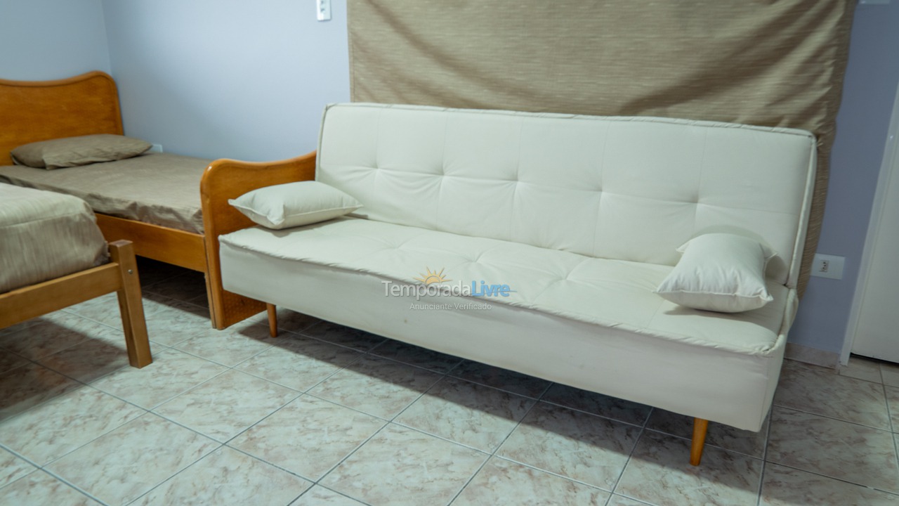 Casa para aluguel de temporada em Peruíbe (Bairro dos Prados)