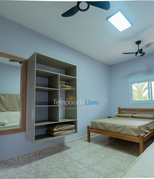 Casa para aluguel de temporada em Peruíbe (Bairro dos Prados)