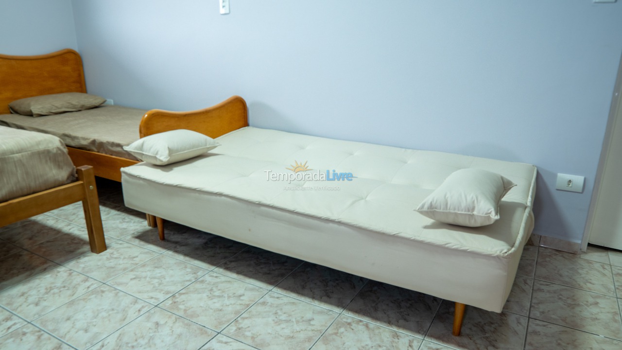 Casa para aluguel de temporada em Peruíbe (Bairro dos Prados)