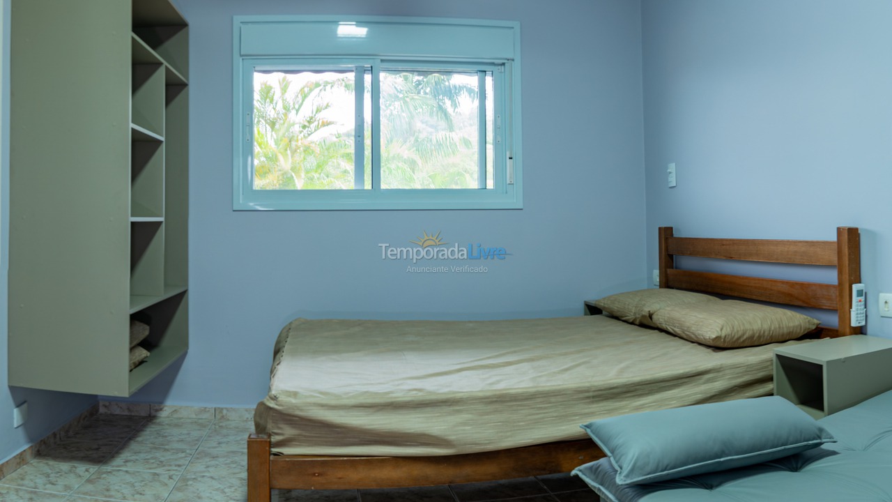 Casa para aluguel de temporada em Peruíbe (Bairro dos Prados)