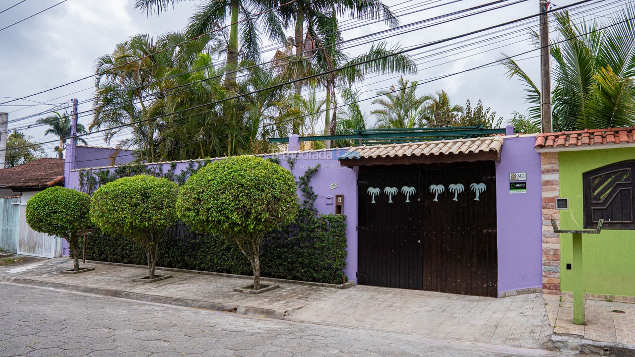 Casa para aluguel de temporada em Peruíbe (Bairro dos Prados)