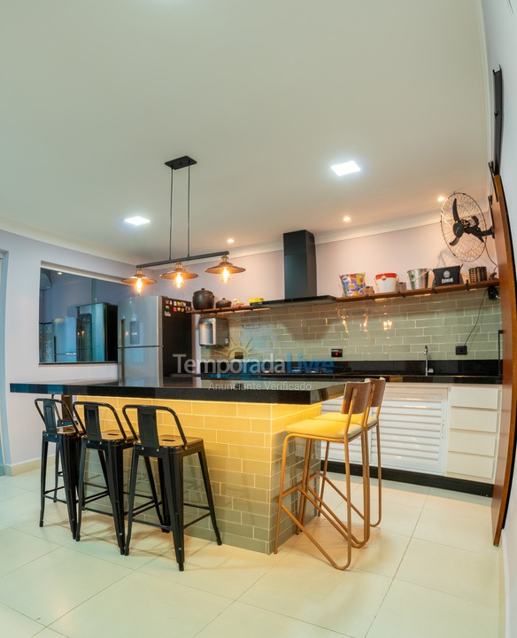 Casa para aluguel de temporada em Peruíbe (Bairro dos Prados)