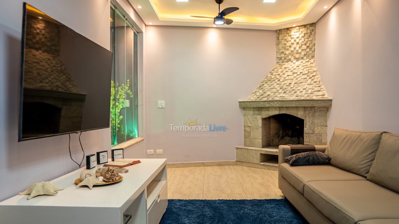 Casa para aluguel de temporada em Peruíbe (Bairro dos Prados)