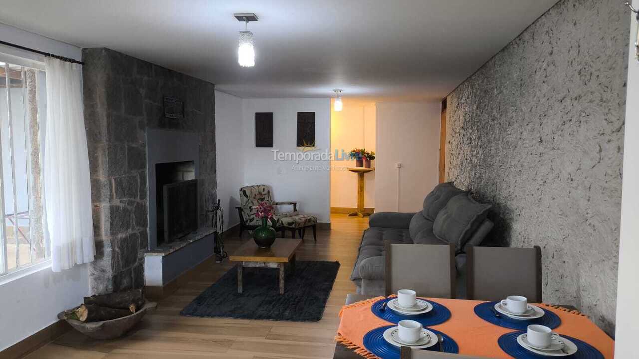 Casa para aluguel de temporada em Campos do Jordão (Jardim do Embaixador)