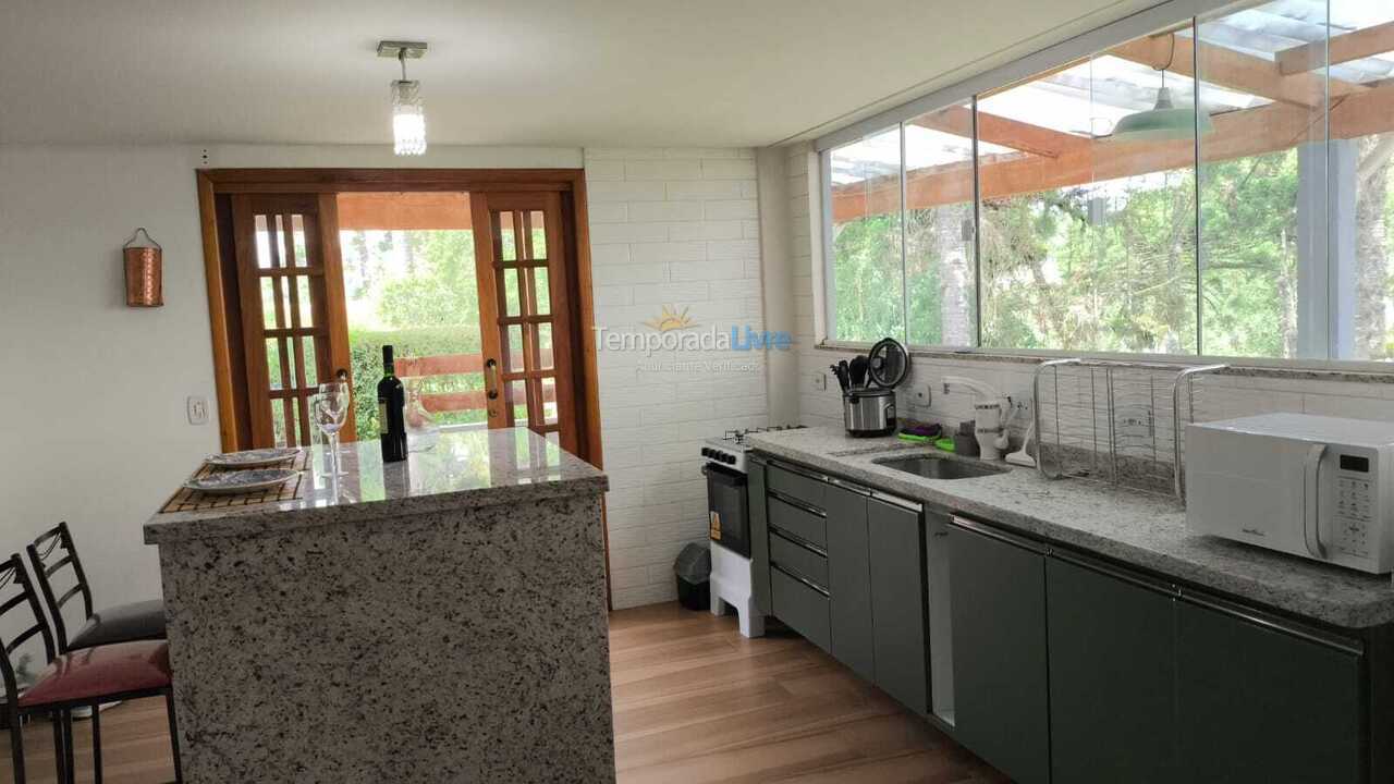 Casa para aluguel de temporada em Campos do Jordão (Jardim do Embaixador)