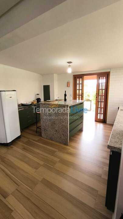 Casa para aluguel de temporada em Campos do Jordão (Jardim do Embaixador)