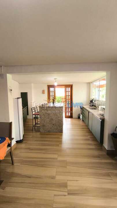 Casa para aluguel de temporada em Campos do Jordão (Jardim do Embaixador)