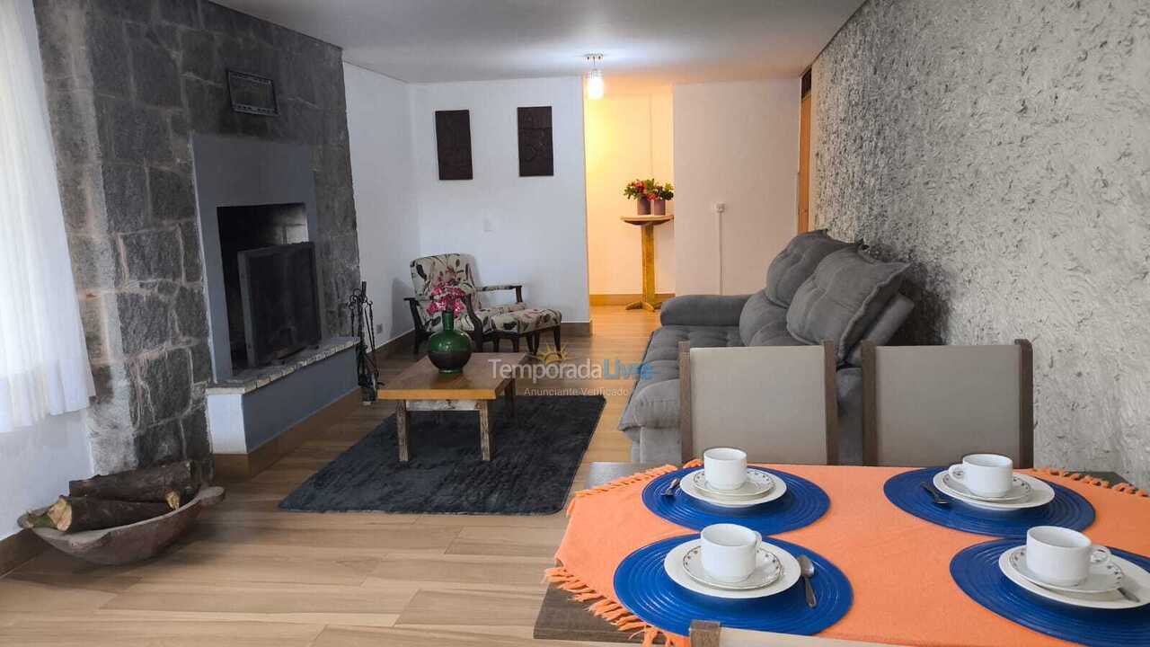 Casa para aluguel de temporada em Campos do Jordão (Jardim do Embaixador)