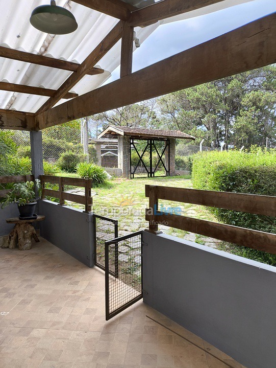 Casa para aluguel de temporada em Campos do Jordão (Jardim do Embaixador)