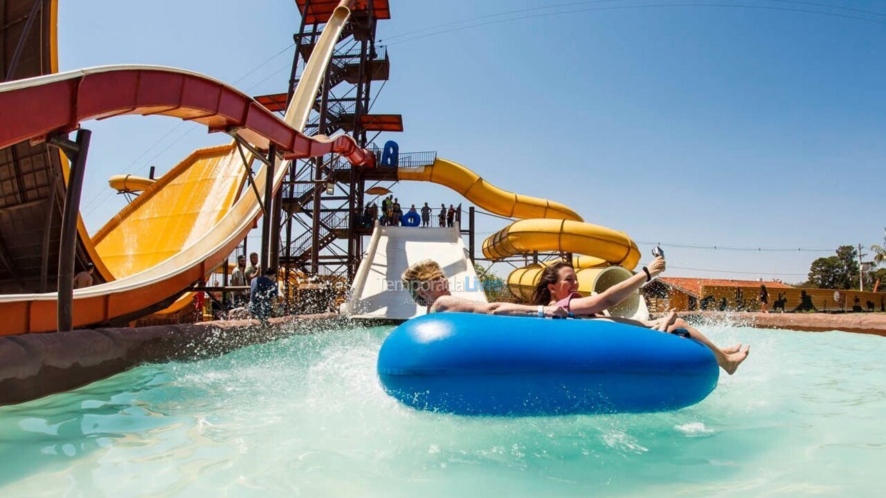 Apartamento para aluguel de temporada em Barretos (Aeroporto)