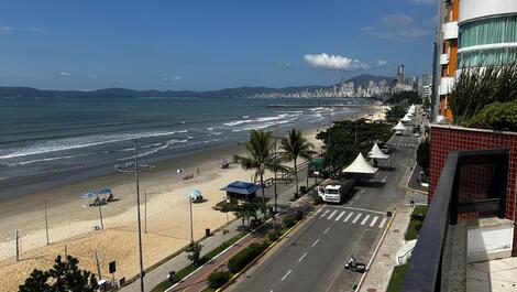 Excellent beachfront penthouse - city center