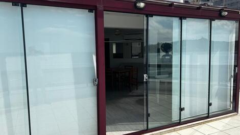 Excellent beachfront penthouse - city center