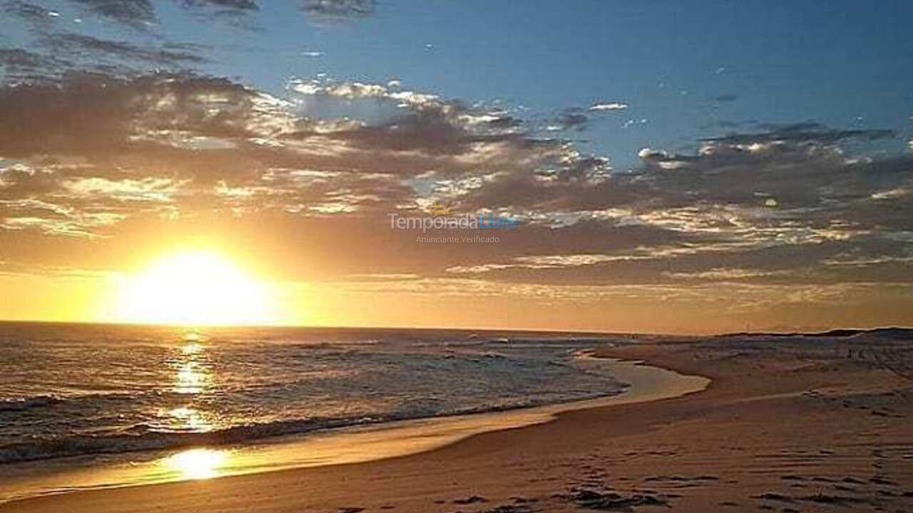 Casa para aluguel de temporada em Arraial do Cabo (Monte Alto)