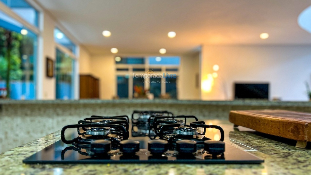 Casa para aluguel de temporada em Bertioga (Praia de Guaratuba)