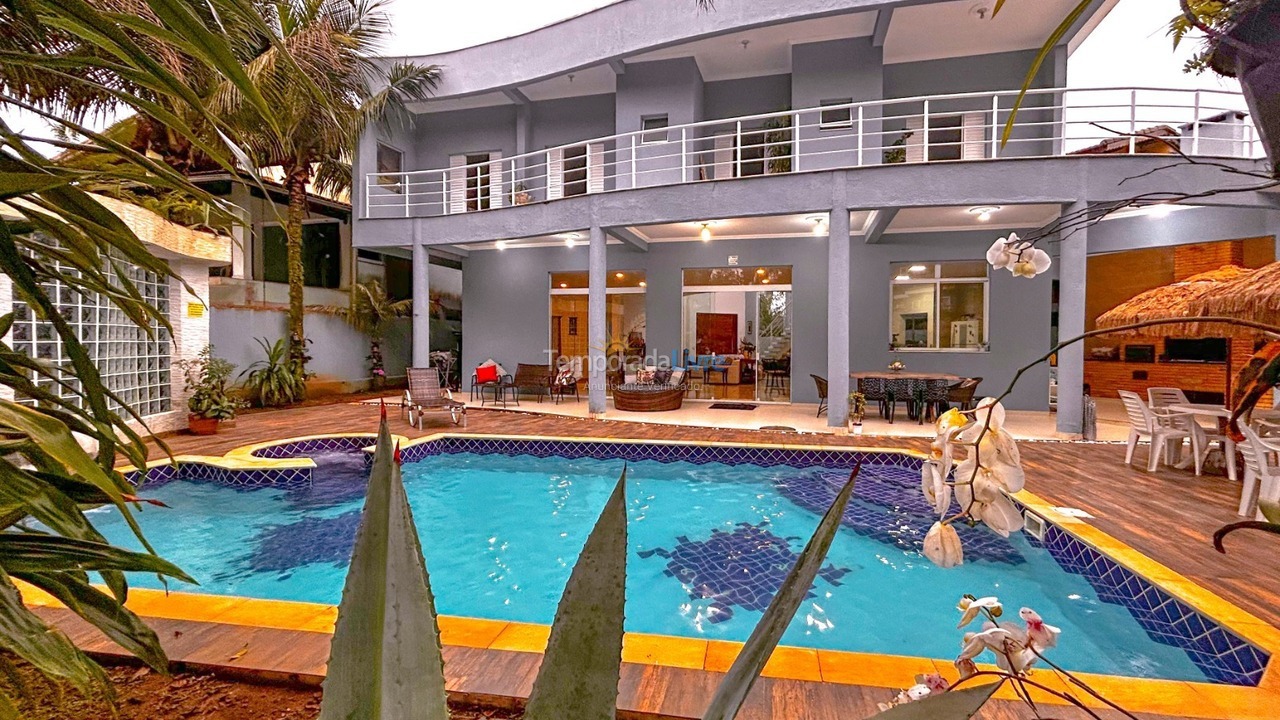 Casa para aluguel de temporada em Bertioga (Praia de Guaratuba)