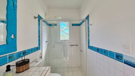 4 bedrooms, private pool, barbecue, pizza oven and sauna.