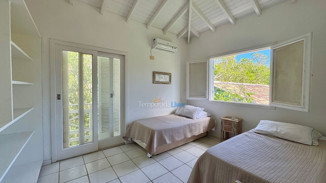 House for vacation rental in São Sebastião (Praia da Baleia)