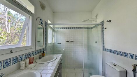 4 bedrooms, private pool, barbecue, pizza oven and sauna.