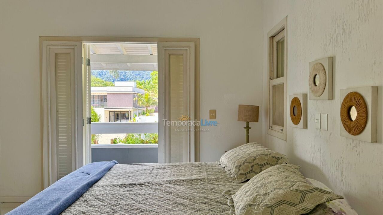 House for vacation rental in São Sebastião (Praia da Baleia)