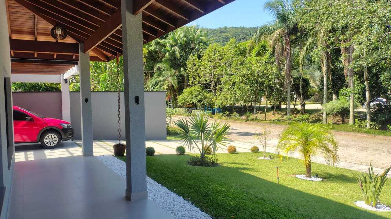 House for vacation rental in Caraguatatuba (Praia da Mococa)