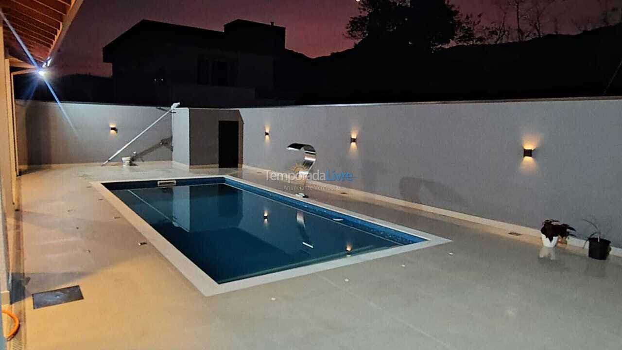 House for vacation rental in Caraguatatuba (Praia da Mococa)