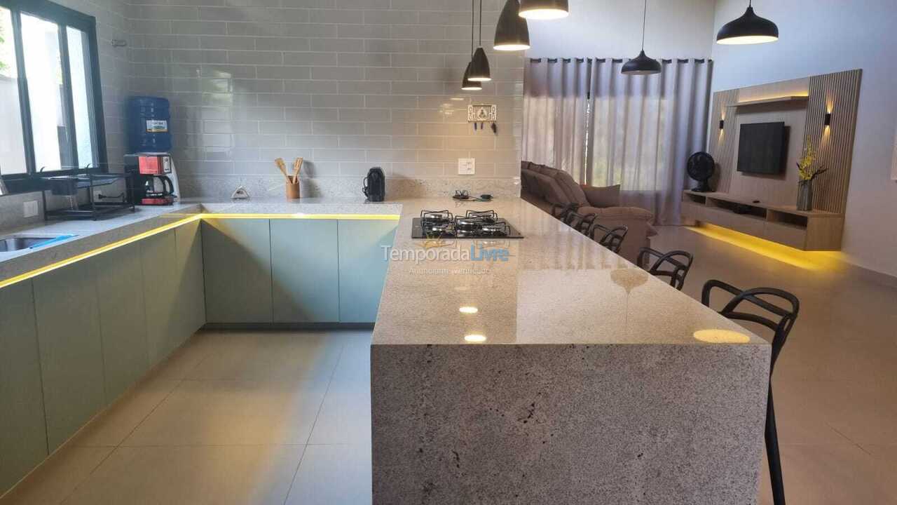 House for vacation rental in Caraguatatuba (Praia da Mococa)