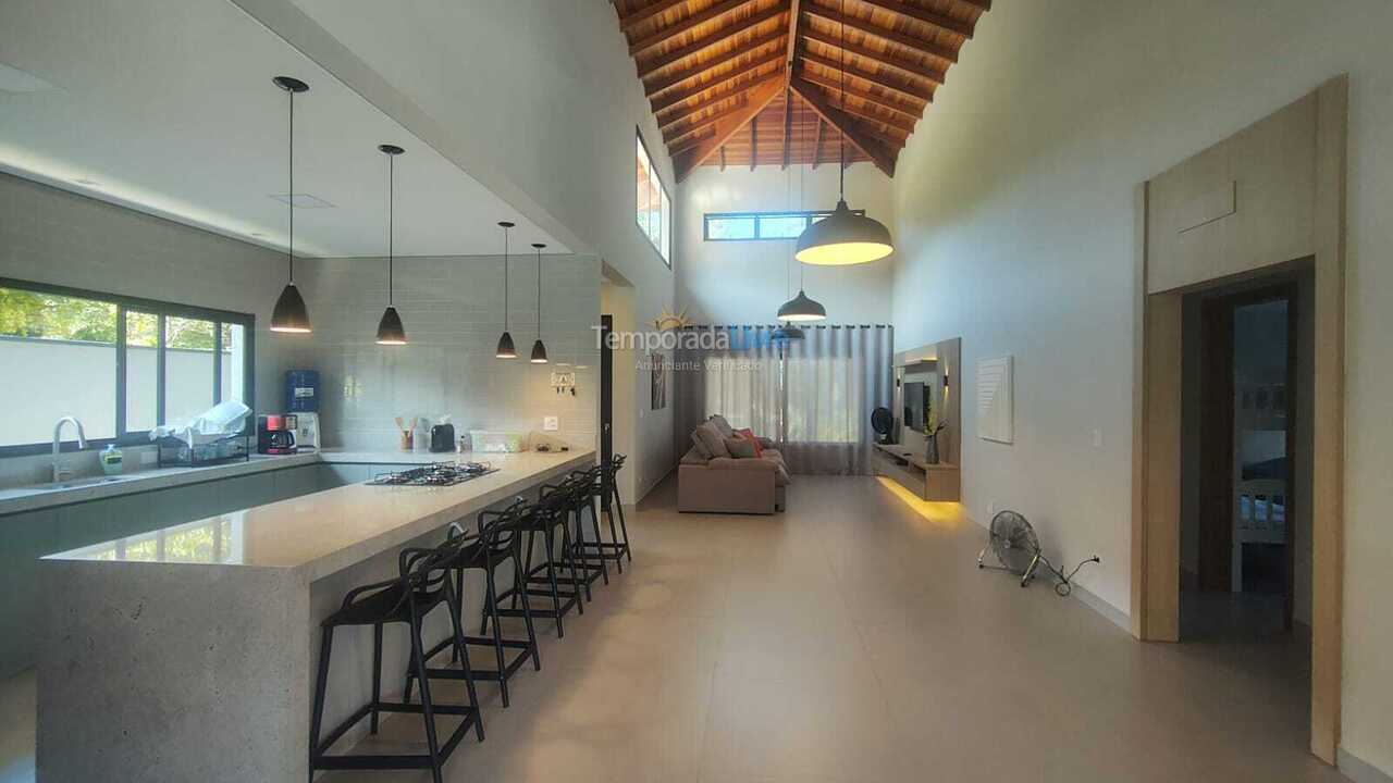 House for vacation rental in Caraguatatuba (Praia da Mococa)