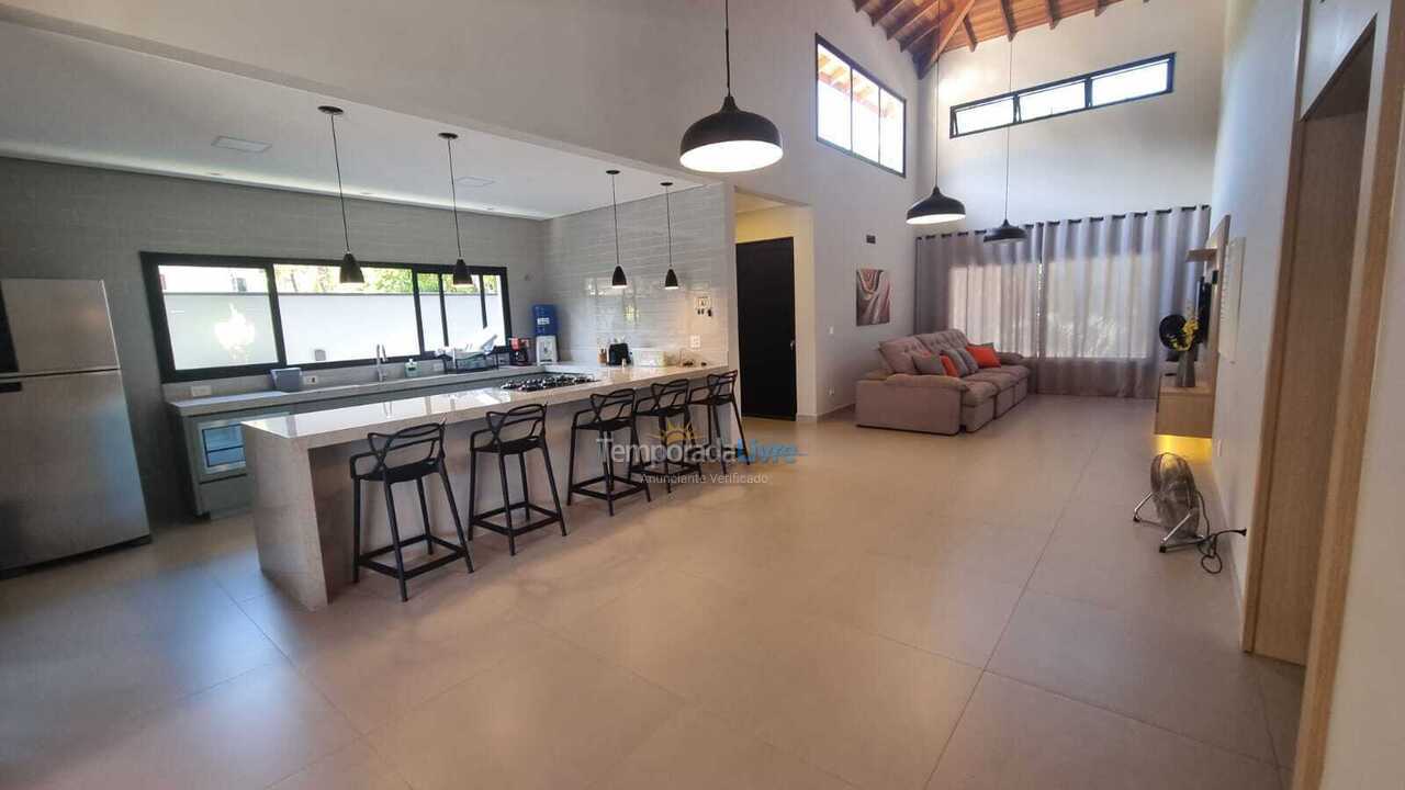 House for vacation rental in Caraguatatuba (Praia da Mococa)