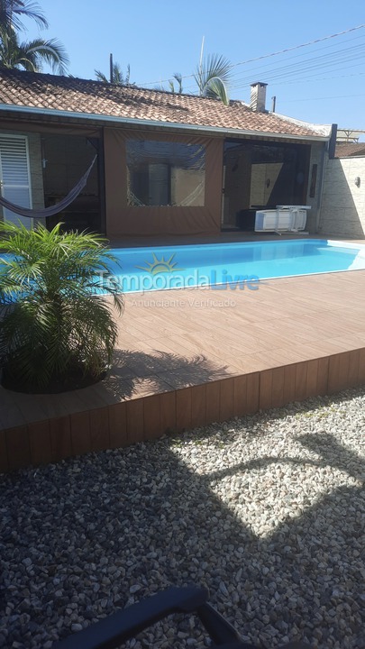 Casa para alquiler de vacaciones em São Francisco do Sul (Vila da Glória)