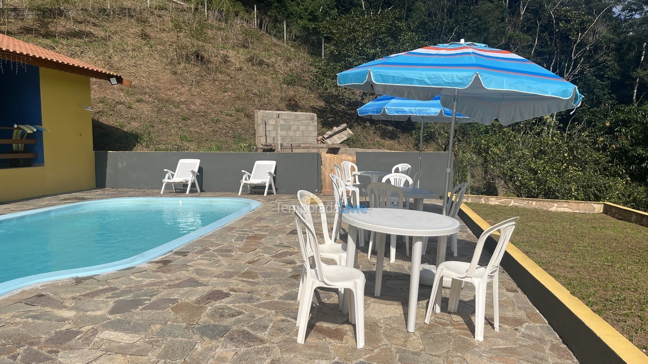 Granja para alquiler de vacaciones em Juquitiba (Juquitiba)