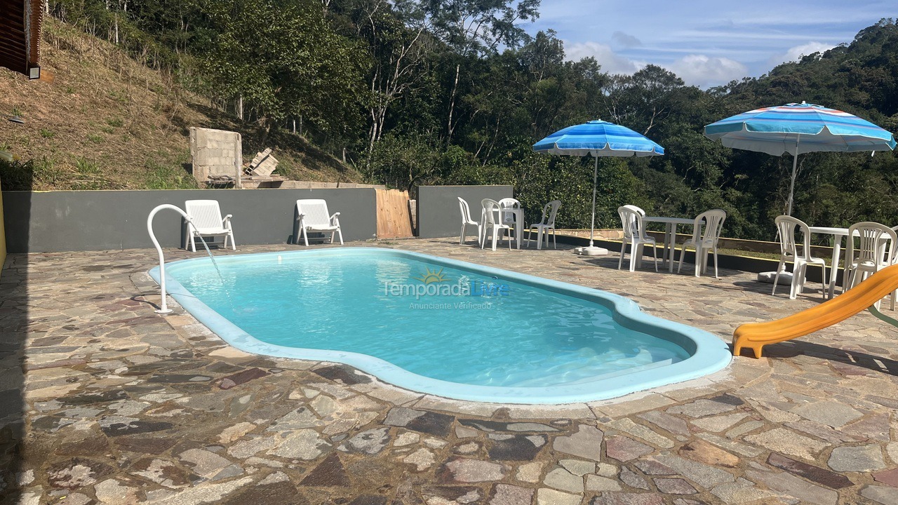 Granja para alquiler de vacaciones em Juquitiba (Juquitiba)
