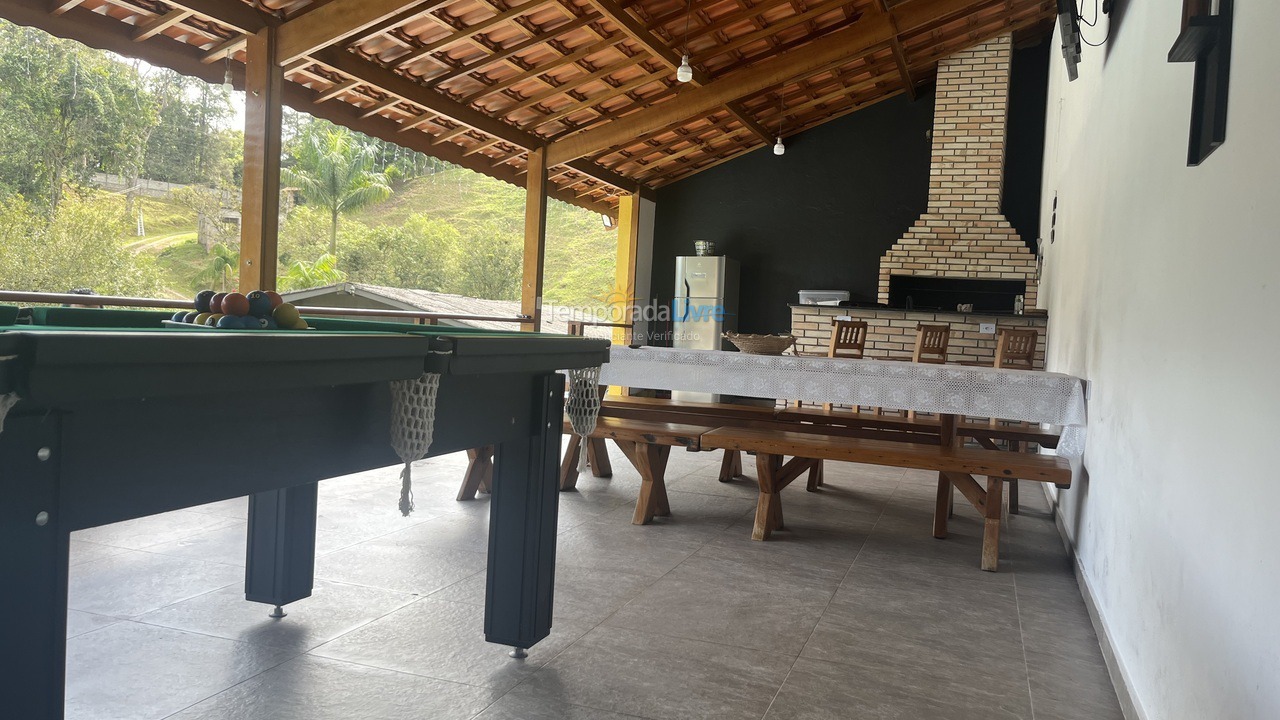 Granja para alquiler de vacaciones em Juquitiba (Juquitiba)
