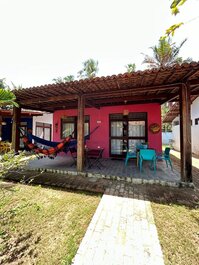 Chalé Wi-Fi Reforçado com Piscina a 50m Praia