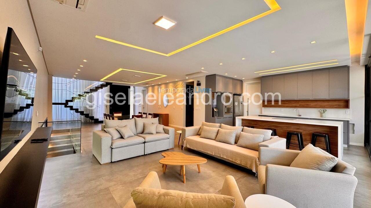 House for vacation rental in Florianopolis (Jurerê Internacional)