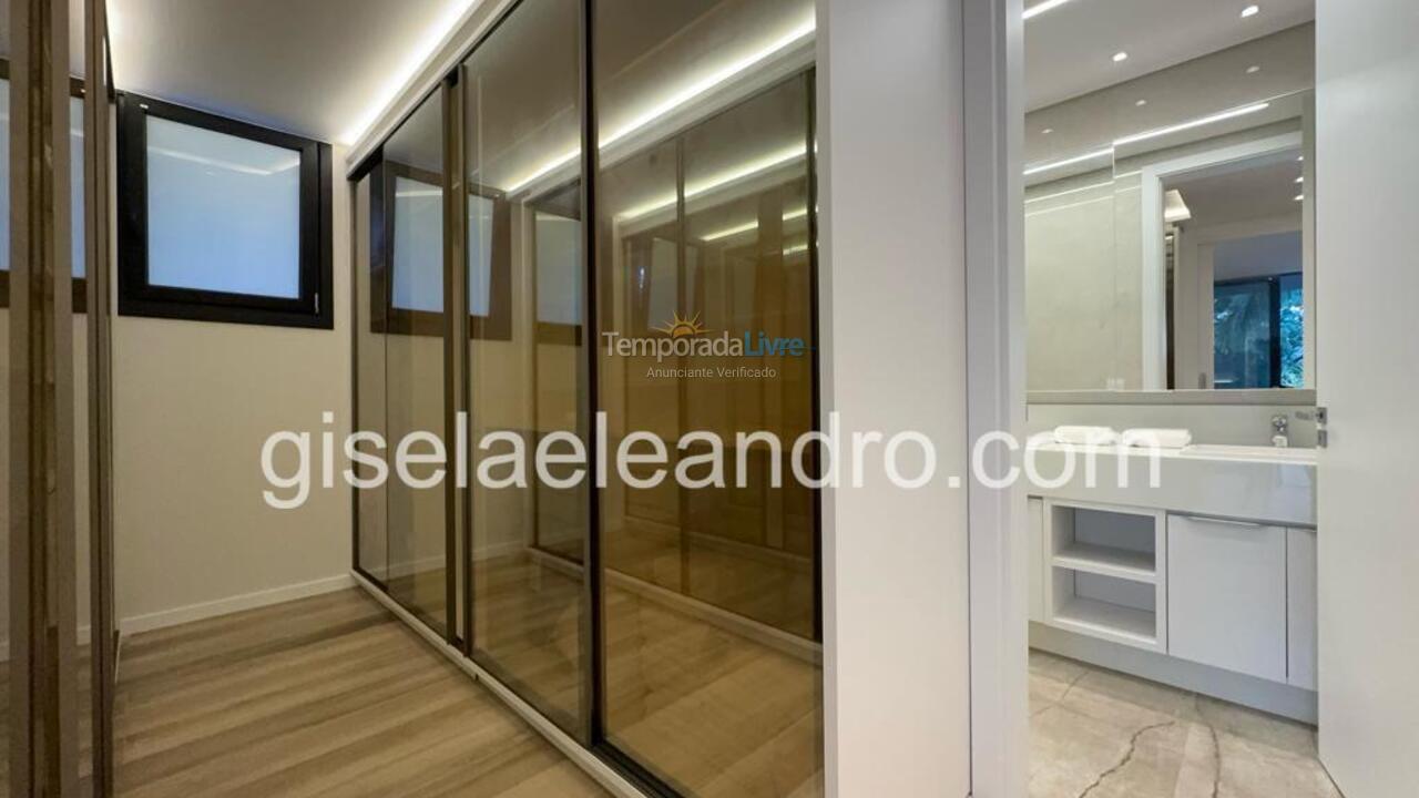 House for vacation rental in Florianopolis (Jurerê Internacional)