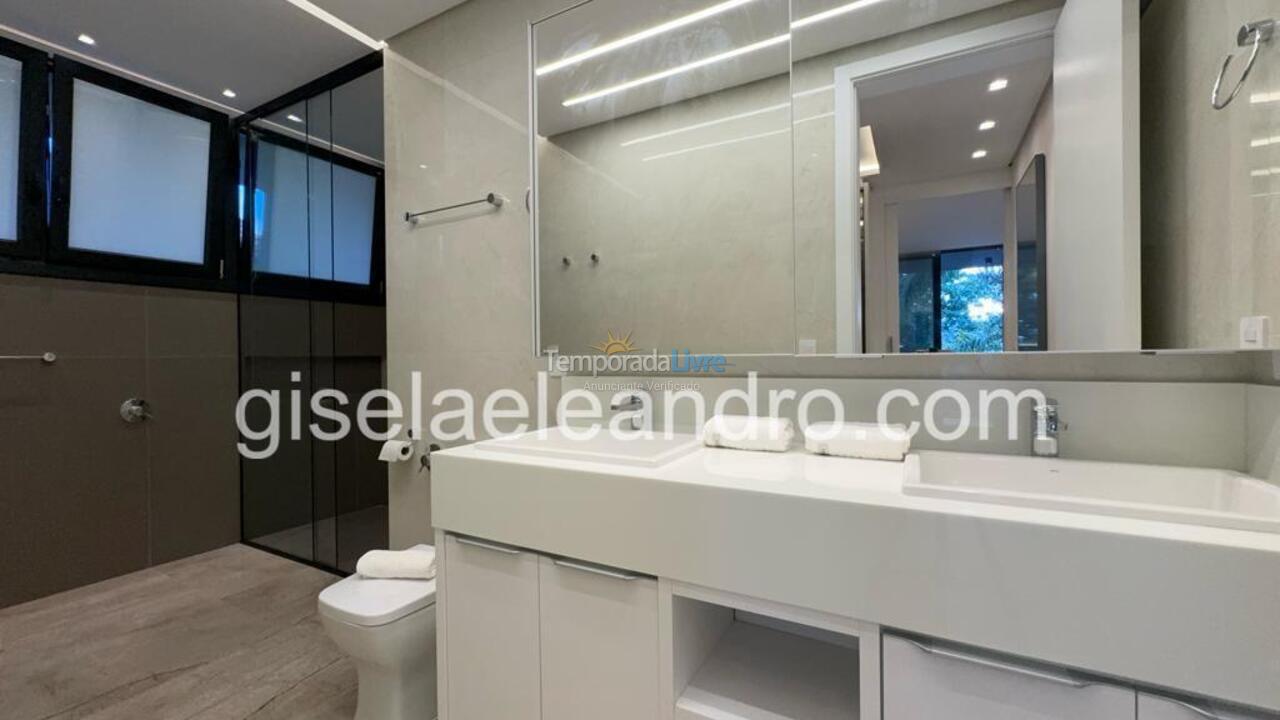 House for vacation rental in Florianopolis (Jurerê Internacional)