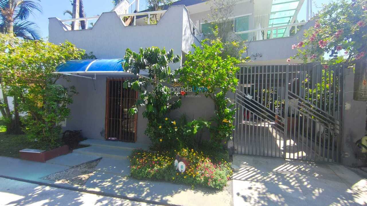 Casa para aluguel de temporada em Ubatuba (Itaguá)