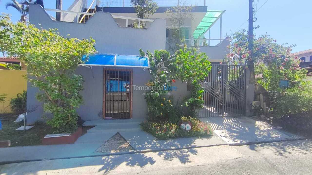 Casa para aluguel de temporada em Ubatuba (Itaguá)