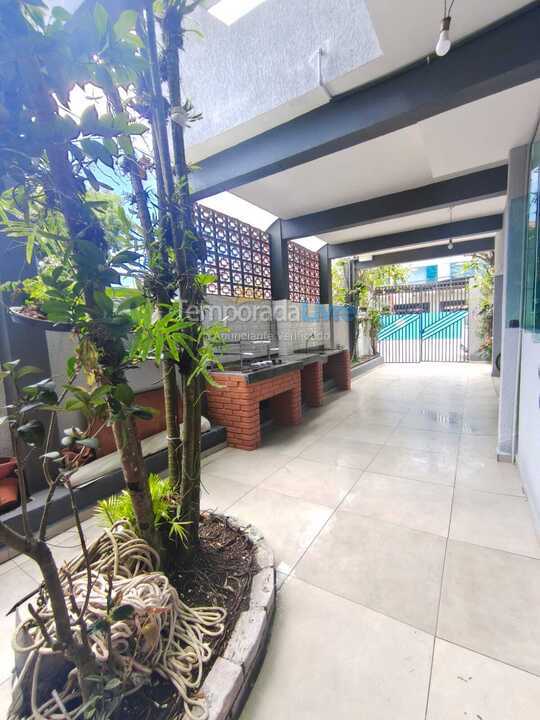 Casa para aluguel de temporada em Ubatuba (Itaguá)