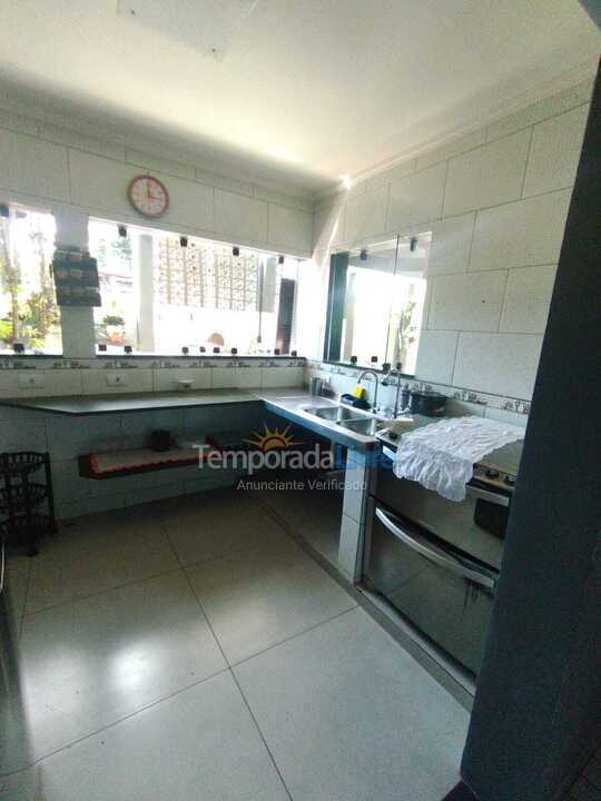 Casa para aluguel de temporada em Ubatuba (Itaguá)